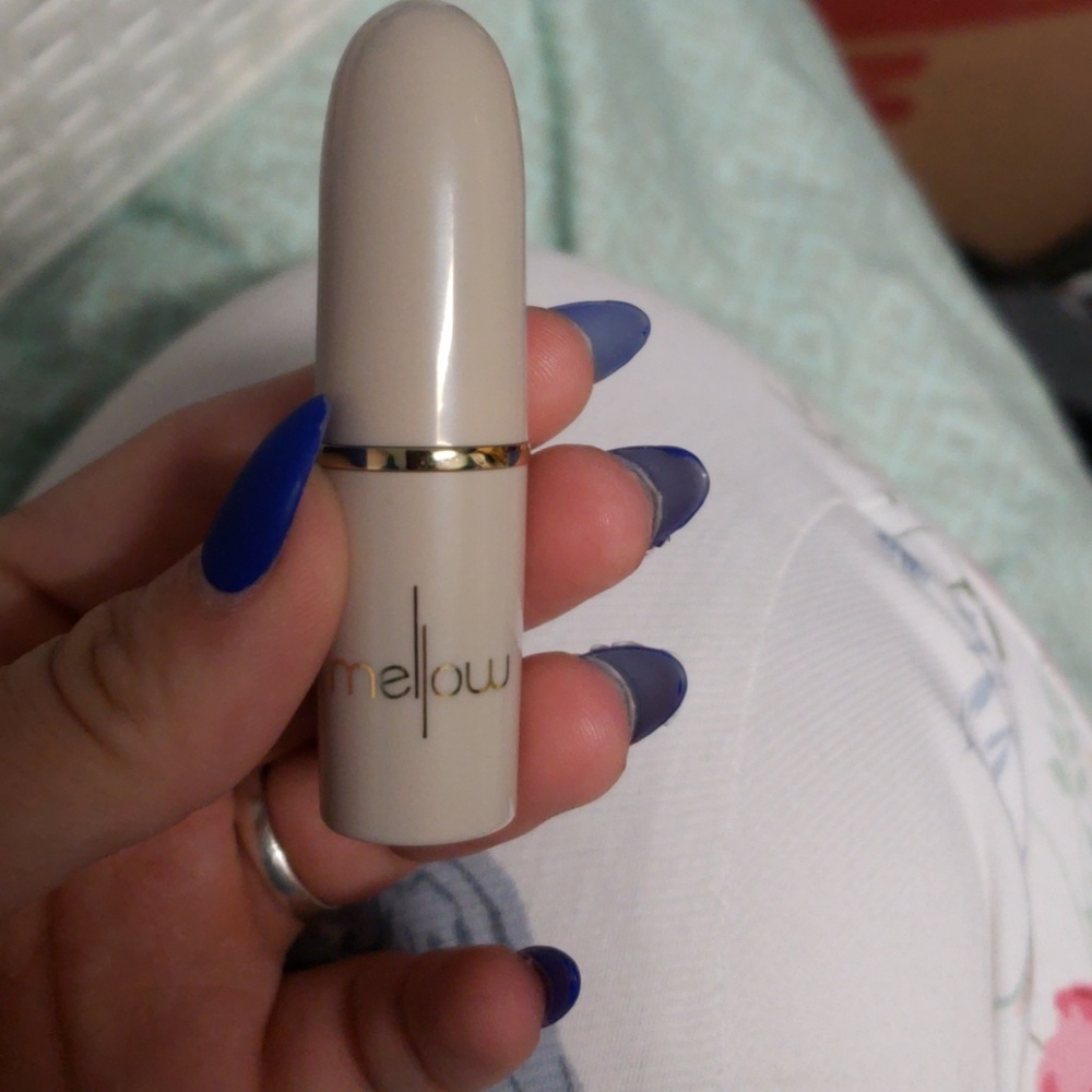 Mellow lipstick